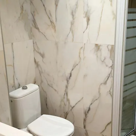 Grand T2 Meuble-juan Pins-logt8 아파트