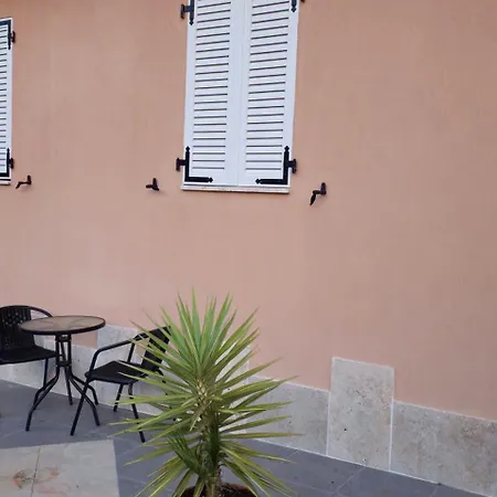 Grand T2 Meuble-juan Pins-logt8 * أنتيب