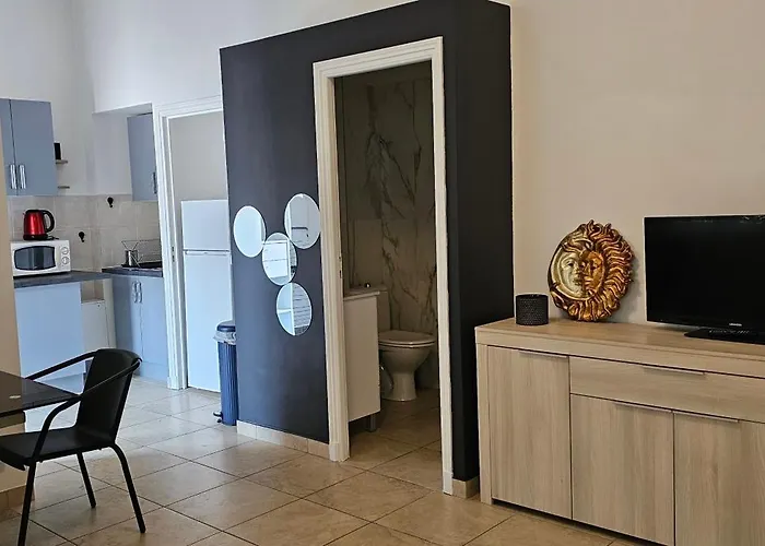 Grand T2 Meublé-juan Pins-logt8